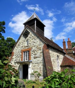St George's Church, Esher Park Avenue, Esher (NHLE Code 1030218) (June 2015) (7)