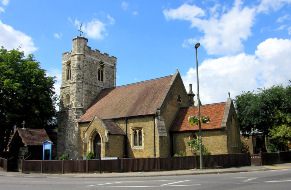 St Peter's Church, Walton Road, West Molesey (NHLE Code 1377505) (July 2015) (5)