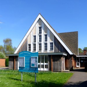 St Peter's Church, Hazel Avenue, Bellfields, Guildford (April 2014) (3)