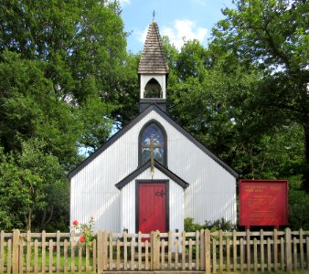 St George's Church, West End, Esher (June 2015) (8)