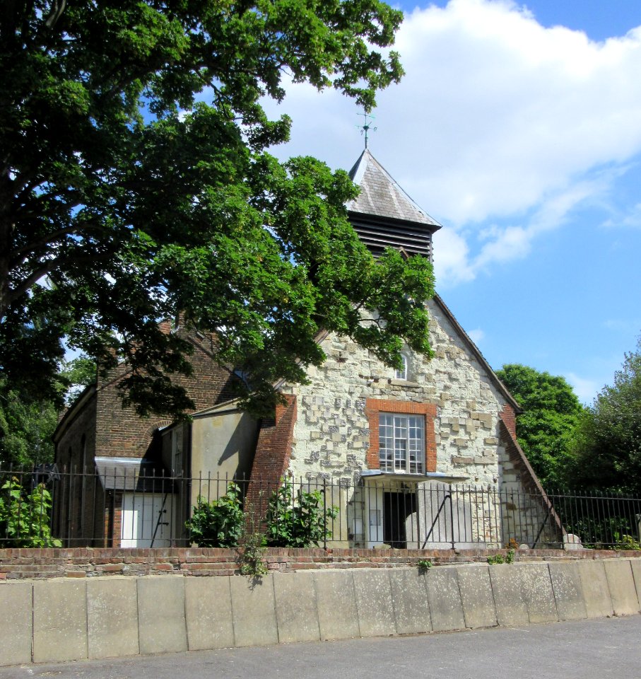 St George's Church, Esher Park Avenue, Esher (NHLE Code 1030218) (June 2015) (9)