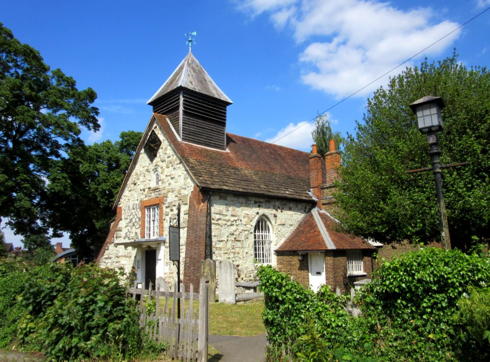 St George's Church, Esher Park Avenue, Esher (NHLE Code 1030218) (June 2015) (10)