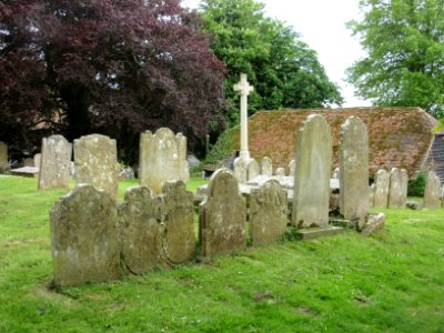 St George's Church, Main Road, Arreton (May 2016) (Churchyard) (1)
