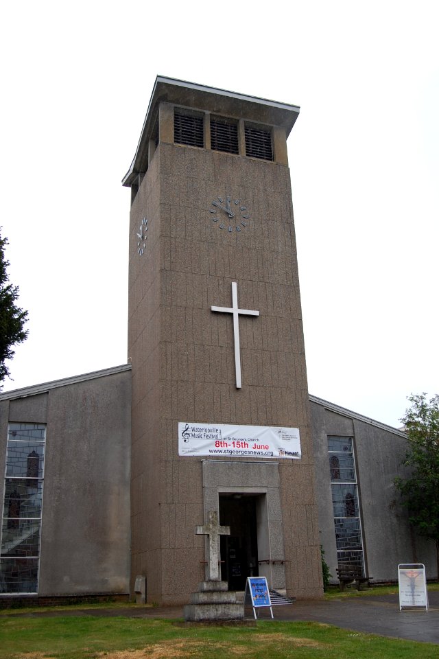 St George's Church, Maurepas Way, Waterlooville (May 2019) (3)