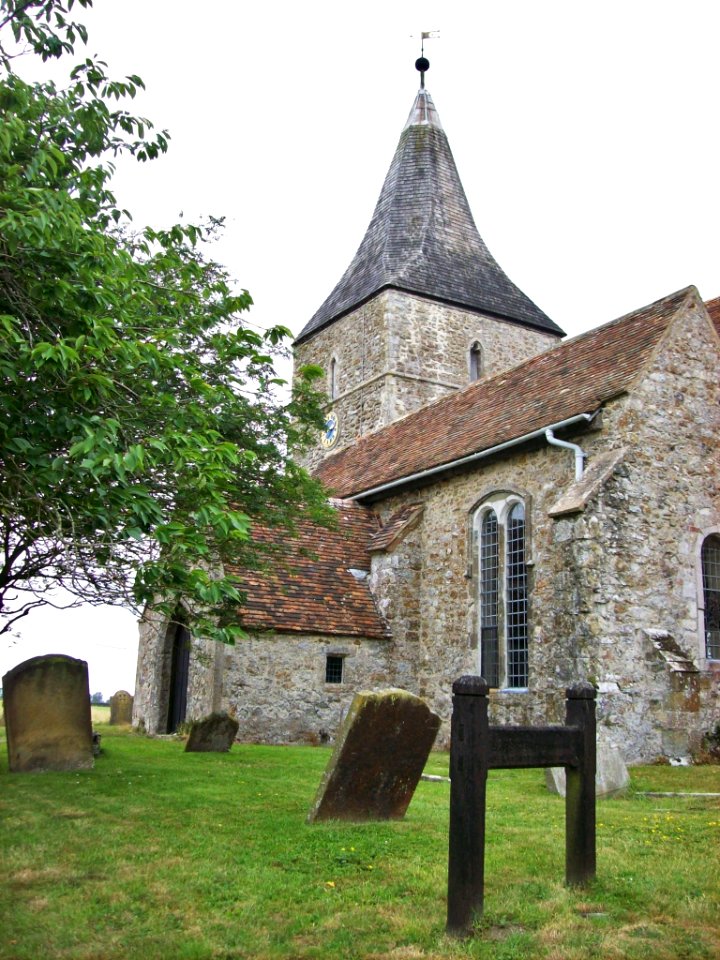 St Mary in the Marsh with E Nesbit's grave
