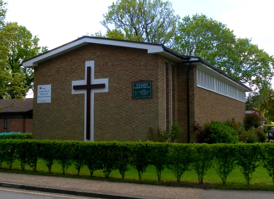St Elizabeth's Church, Barnfield Road, Northgate, Crawley (May 2012) (1)