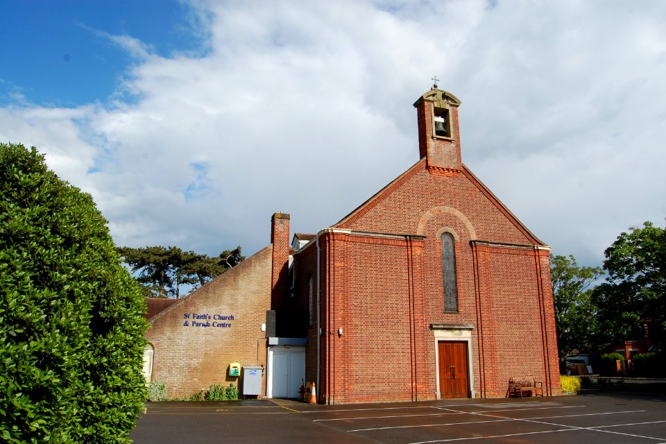 St Faith's Church, Victoria Square, Lee-on-the-Solent (NHLE Code 1257999) (May 2019) (3)