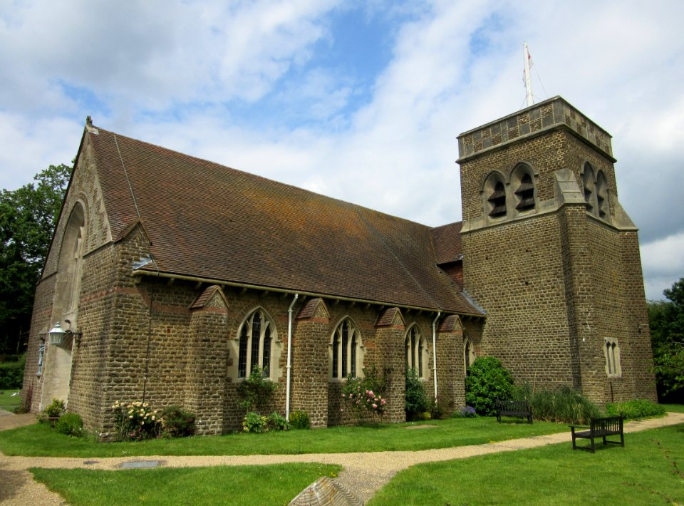 St Christopher's Church, Farnham Lane, Haslemere (June 2015) (3)