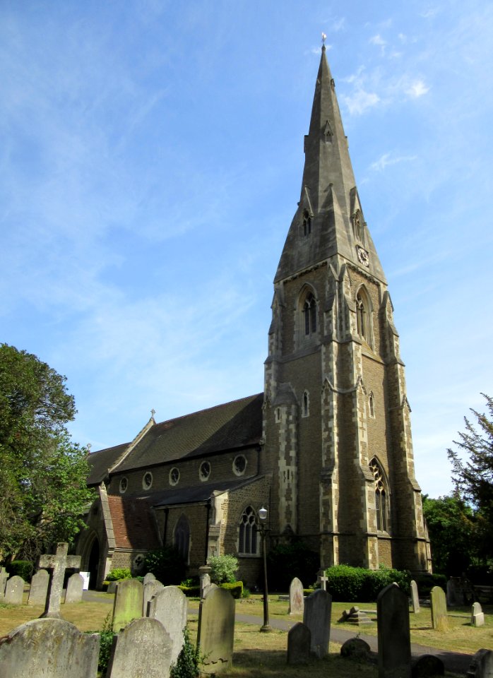 St James's Church, Church Street, Weybridge (NHLE Code 1188363) (June 2015) (4)