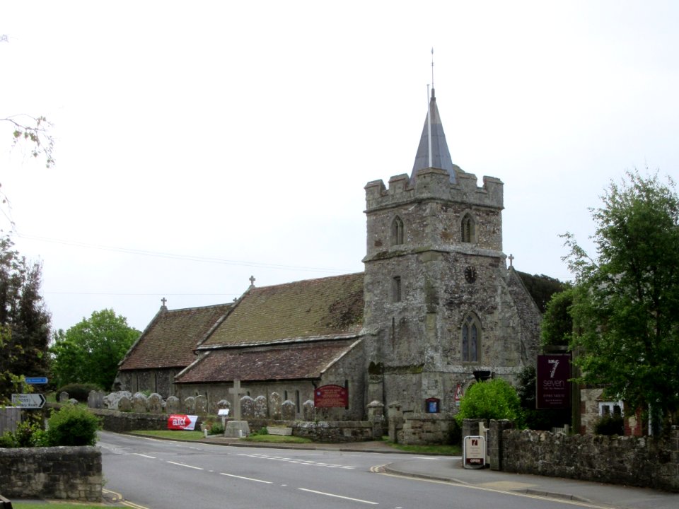 St Mary the Virgin's Church, Main Road, Brighstone (May 2016) (3)