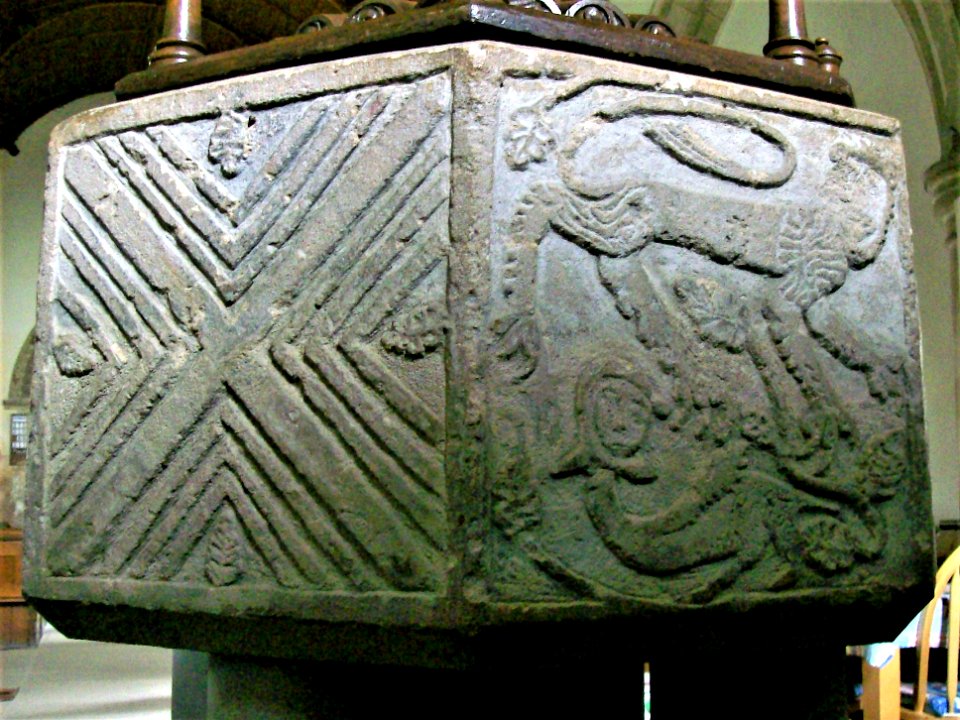 St Mary, Upavon, the font
