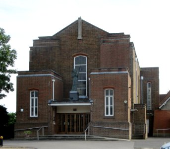 St Erconwald's Church, Esher Avenue, Walton-on-Thames (June 2015) (1)