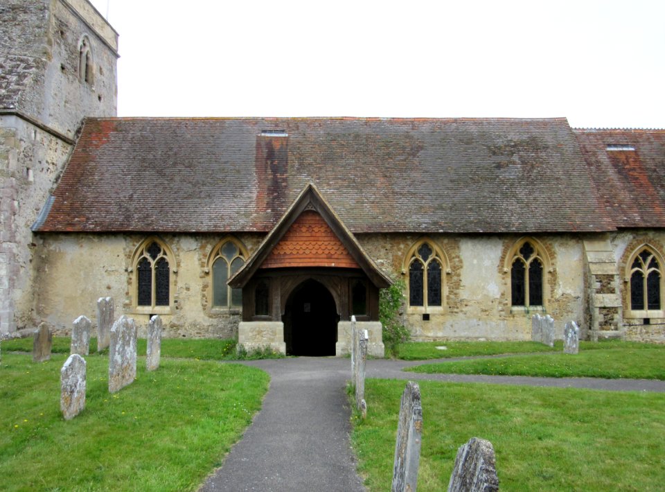 St Mary the Virgin's Church, Frensham Street, Frensham (June 2015) (Nave)