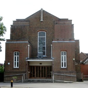St Erconwald's Church, Esher Avenue, Walton-on-Thames (June 2015) (3)
