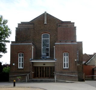 St Erconwald's Church, Esher Avenue, Walton-on-Thames (June 2015) (2)
