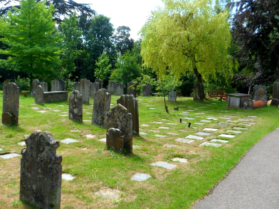 St Giles' Church, Park Road, Ashtead Park (August 2013) (Churchyard) (2)