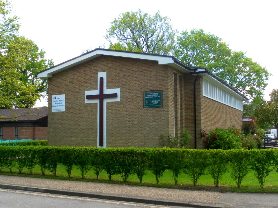 St Elizabeth's Church, Barnfield Road, Northgate, Crawley (May 2012) (2)