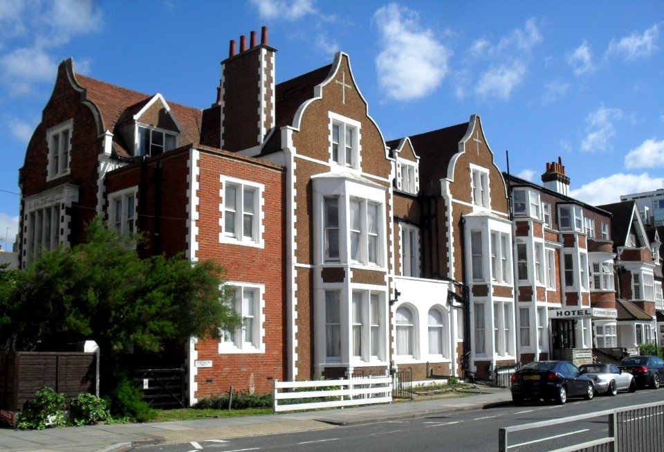 St Catherine's Lodge Hotel, Kingsway, Hove (August 2010) (2)