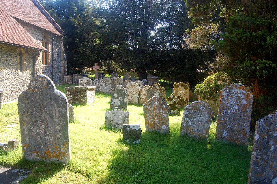 St Mary the Virgin's Church, High Street, Buriton (NHLE Code 1302500) (July 2019) (Churchyard) (2)