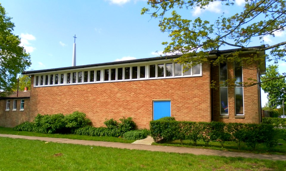St Elizabeth's Church, Barnfield Road, Northgate, Crawley (May 2012) (4)