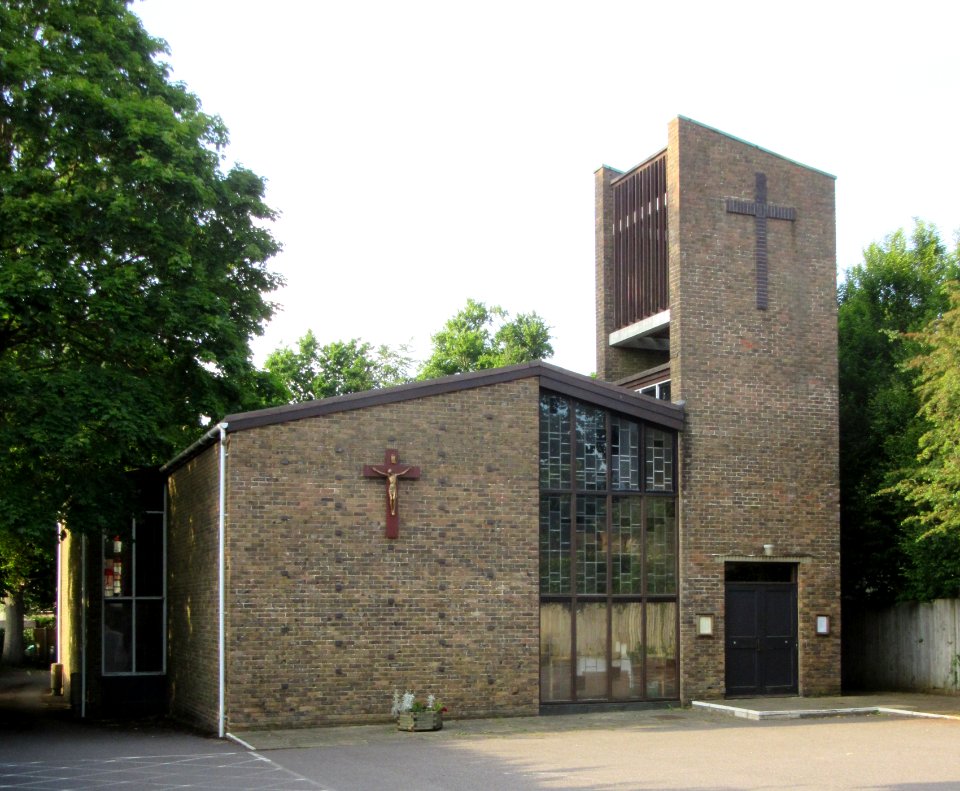 St Joseph's Church, Portsmouth Road, Milford (June 2015) (4)