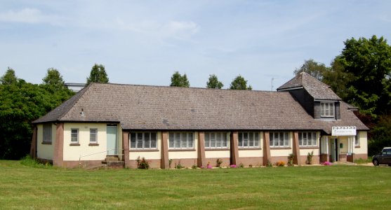 St Francis' Church, Nightingale Avenue, Eastleigh (June 2019) (1)