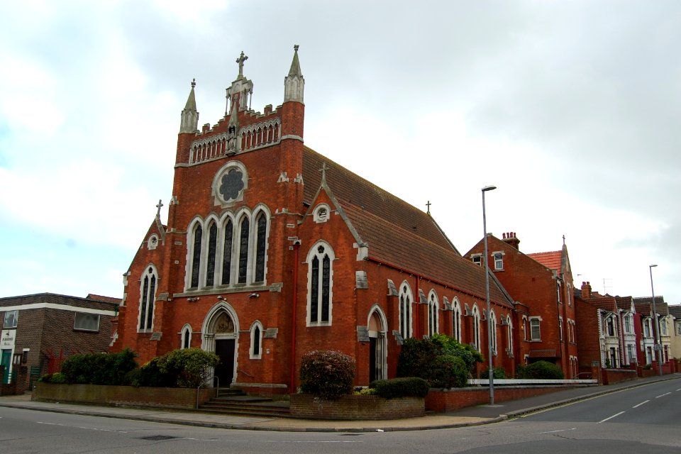 St Joseph's RC Church, Tangier Road, Copnor, Portsmouth (October 2017) (7)