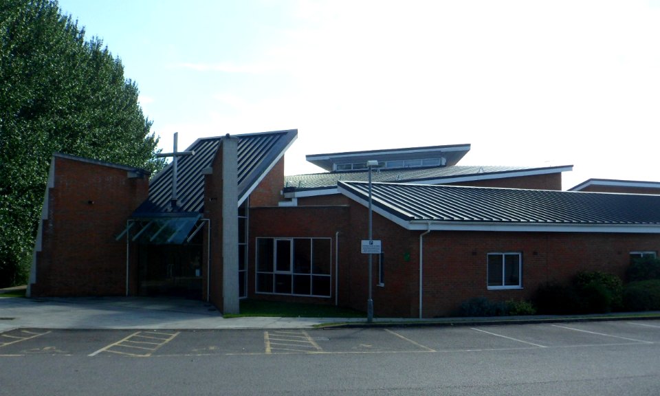 St Joseph's RC Church, St Margaret's Drive, Epsom (August 2013) (5)