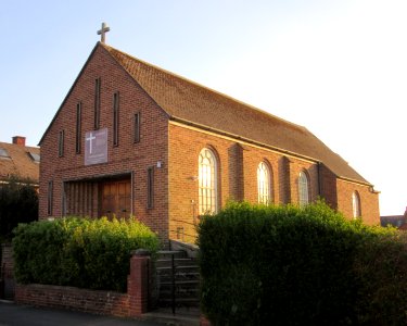 St David's RC Church, Connaught Road, East Cowes, Isle of Wight (May 2016) (4)
