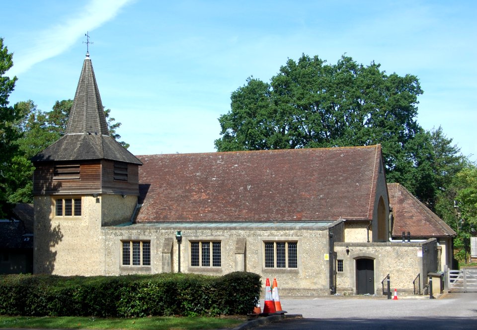 St Edward the Confessor's RC Church, Winchester Road, Chandler's Ford (June 2019) (2)