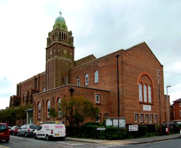 St Cuthbert's Church, Hayling Avenue, Copnor, Portsmouth (October 2017) (3)