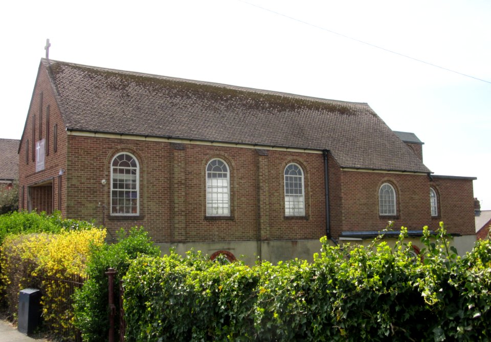 St David's RC Church, Connaught Road, East Cowes, Isle of Wight (May 2016) (9)