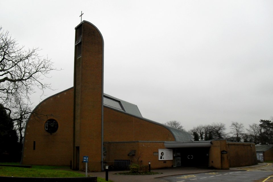 St Joseph's RC Church, Ladbroke Road, Redhill (January 2010) (2)