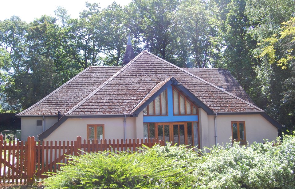 St Martin-in-the-Wood Church, Queens Road, Hiltingbury, Chandler's Ford (June 2019) (5)