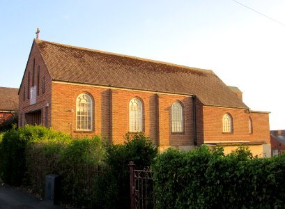 St David's RC Church, Connaught Road, East Cowes, Isle of Wight (May 2016) (3)