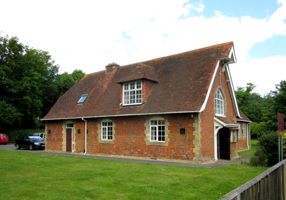 St Mark's Church, Westfield Road, Westfield, Woking (June 2015) (3)