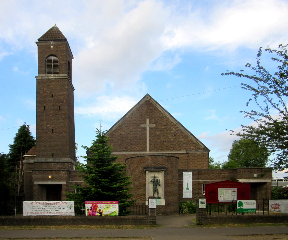 St Christopher's Church, Claygate Lane, Hinchley Wood (June 2015) (1)