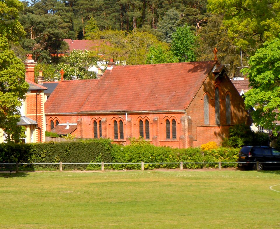 St Martin-by-the-Green Church, Dene Lane, Lower Bourne, Farnham (May 2015) (1)