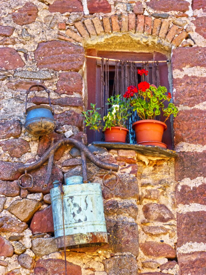 Red sandstone tools window