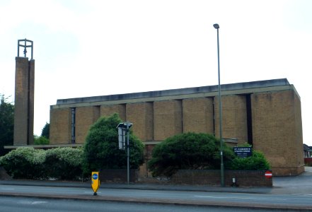 St Clement's Church, Kingston Road, Ewell (July 2013) (4)