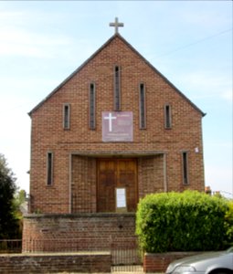 St David's RC Church, Connaught Road, East Cowes, Isle of Wight (May 2016) (7)