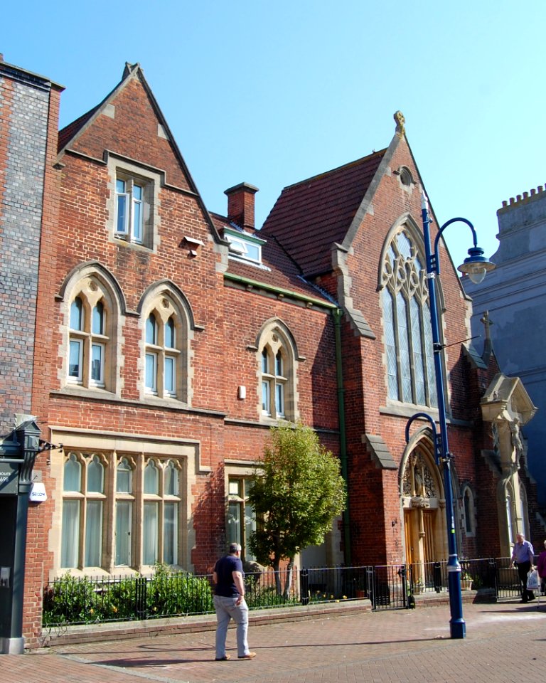 St Mary's RC Church, High Street, Gosport (April 2019) (2)