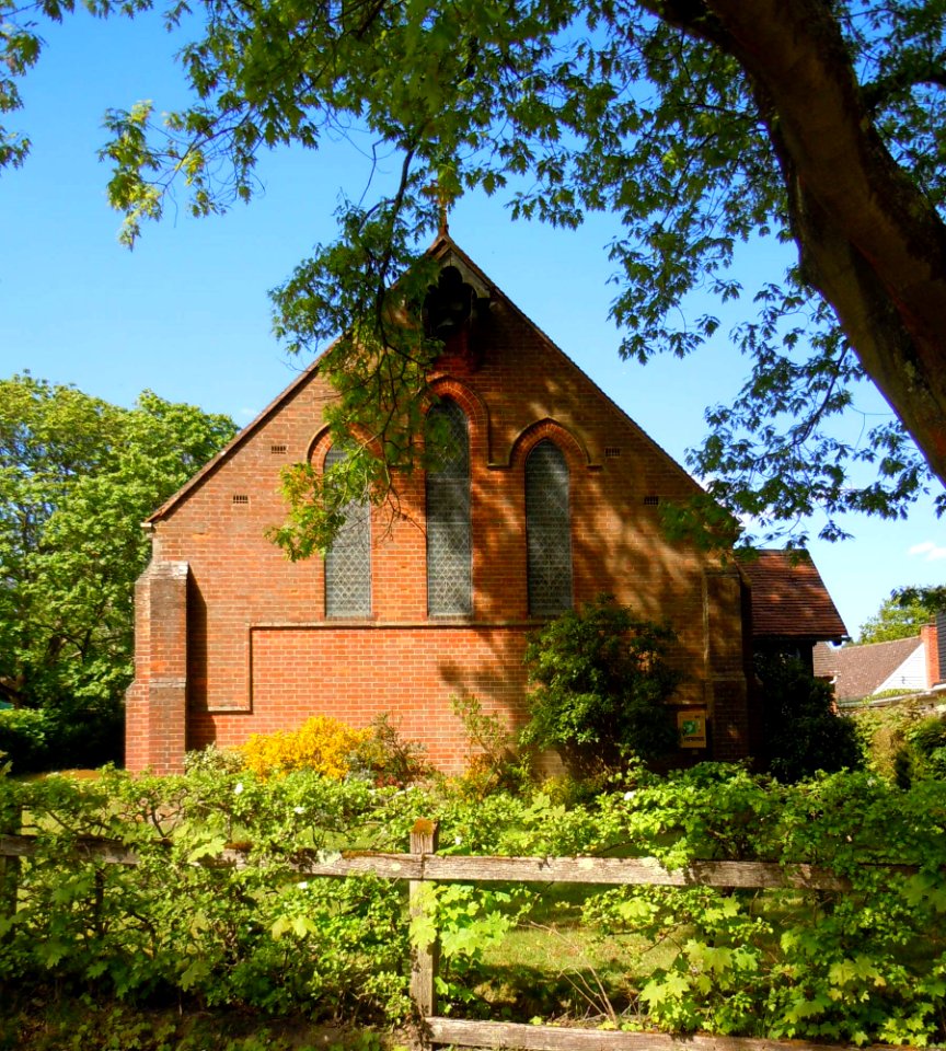 St Martin-by-the-Green Church, Dene Lane, Lower Bourne, Farnham (May 2015) (7)
