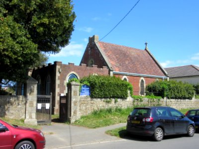 St Luke's Mission Church, Lane End Road, Bembridge (May 2016) (1)