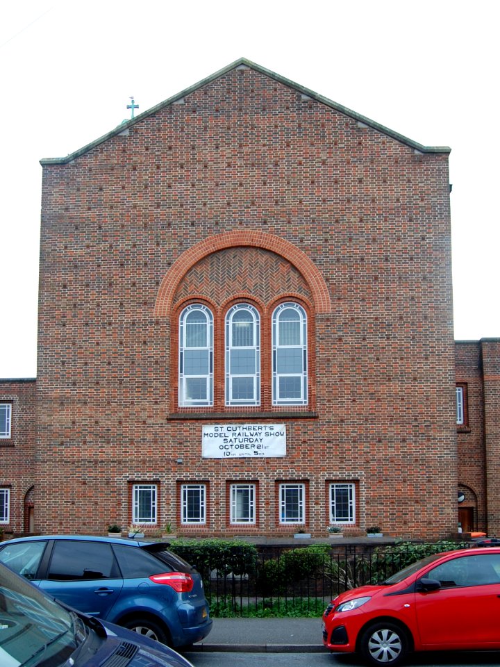 St Cuthbert's Church, Hayling Avenue, Copnor, Portsmouth (October 2017) (2)