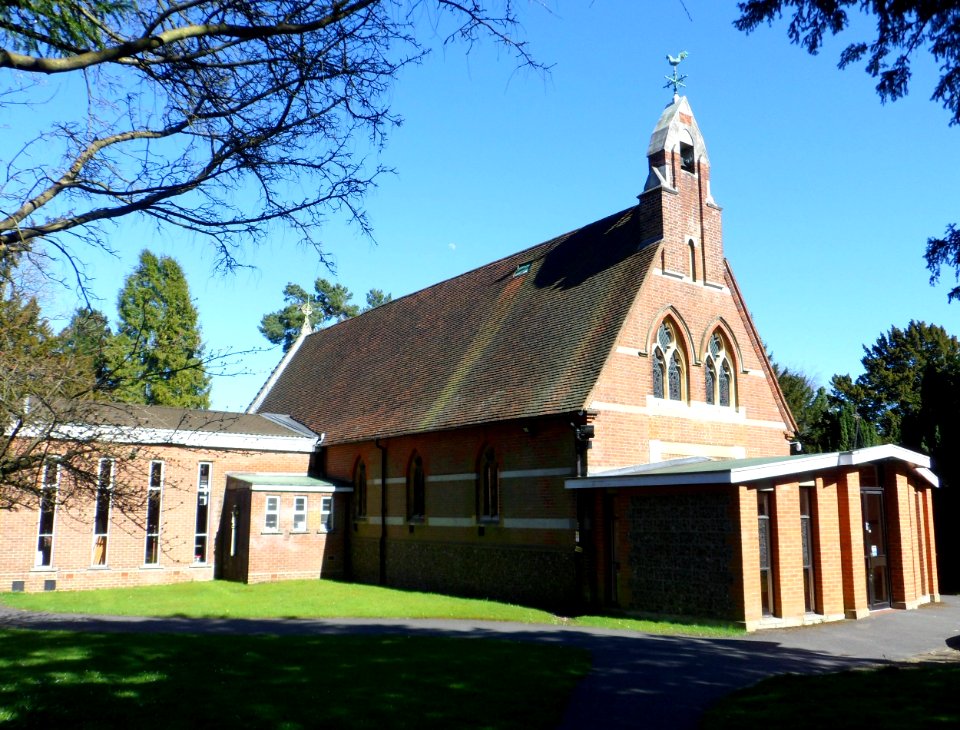 St Luke's Church, Whyteleafe Hill, Whyteleafe (April 2013) (2)