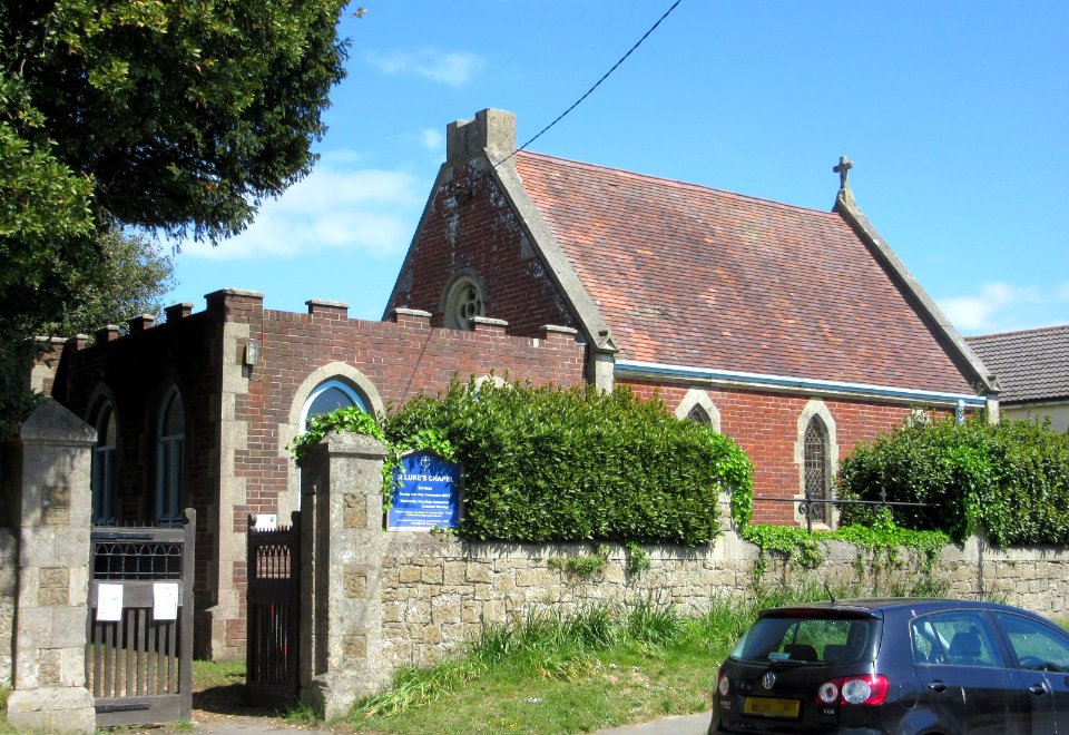 St Luke's Mission Church, Lane End Road, Bembridge (May 2016) (2)