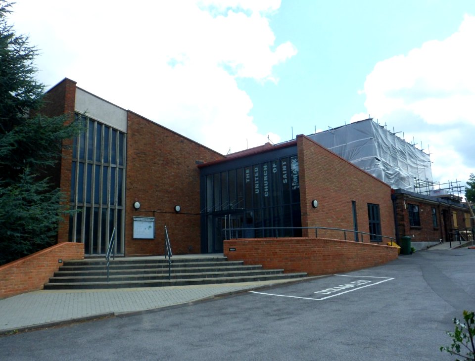 St Mark's United Church, Great Tattenhams, Tattenham Corner (August 2013) (7)