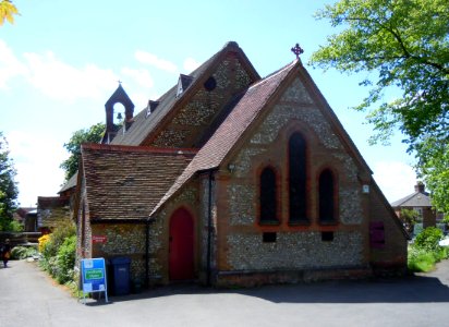 St Mark's Church, Alma Road, Heath End, Farnham (May 2015) (1)