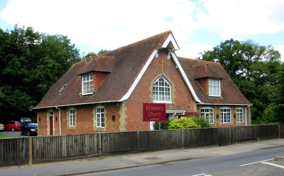 St Mark's Church, Westfield Road, Westfield, Woking (June 2015) (2)